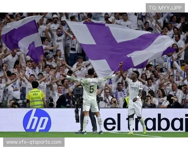 VAR再成焦点：贝蒂斯手球争议点球改变战局，巴萨受益扩大领先